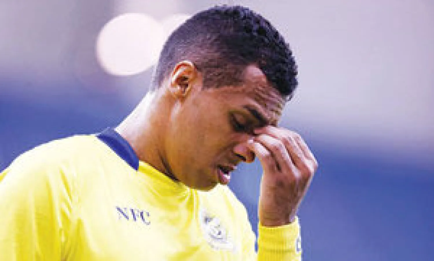 إيلتون لم يكمل مباراة الفتح بسبب الإصابة (تصوير: عبد العزيز النومان)