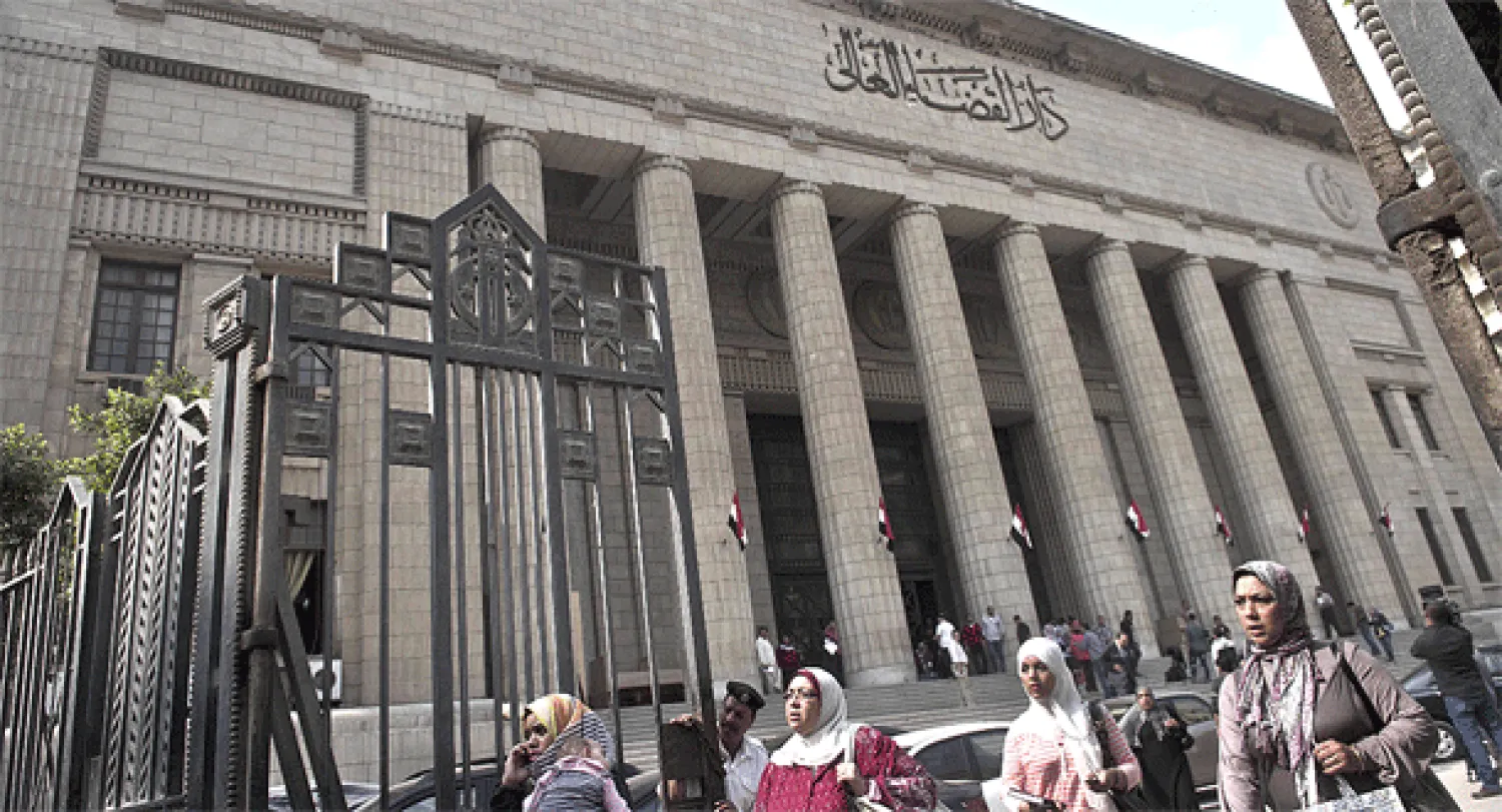 مصر: قاضي محاكمة «مرشد الإخوان» يتنحى مستنكرا عدم حضور المتهمين