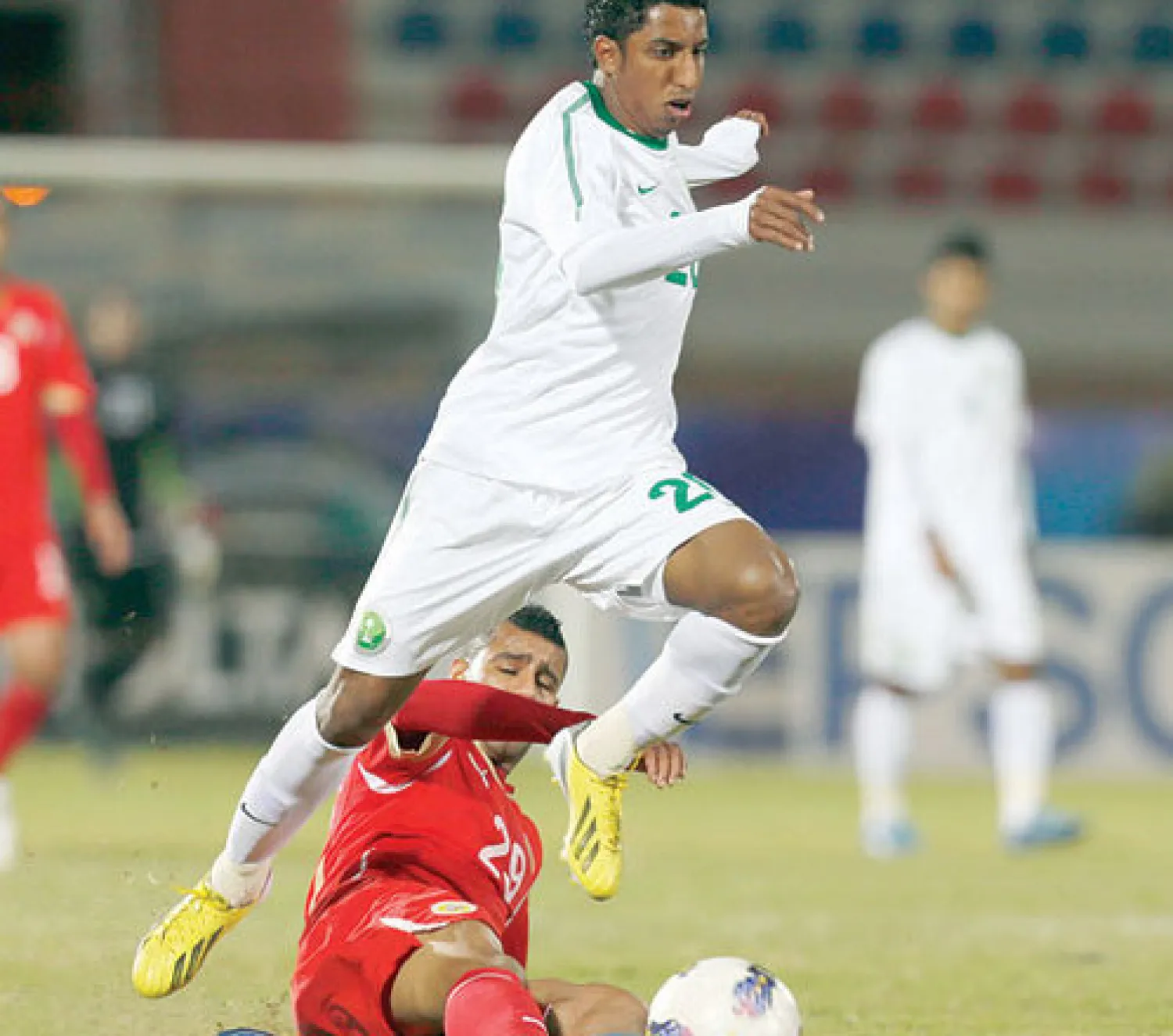 من مباراة المنتخب السعودي والبحرين في بطولة غرب آسيا 2012