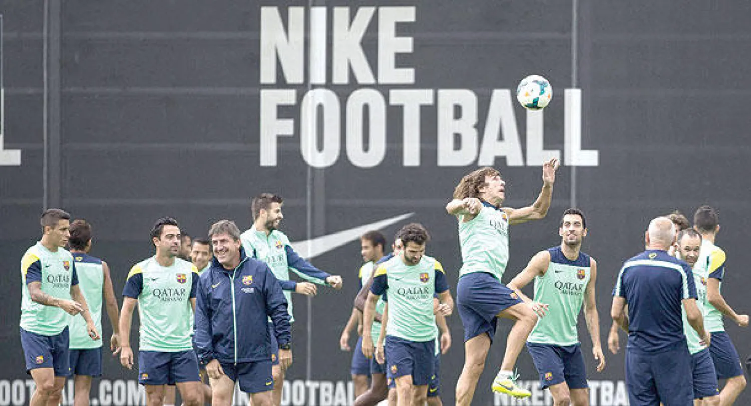 برشلونة يبحث عن مواصلة انتصاراته أمام إسبانيول في ديربي كتالونيا (إ.ب.أ)