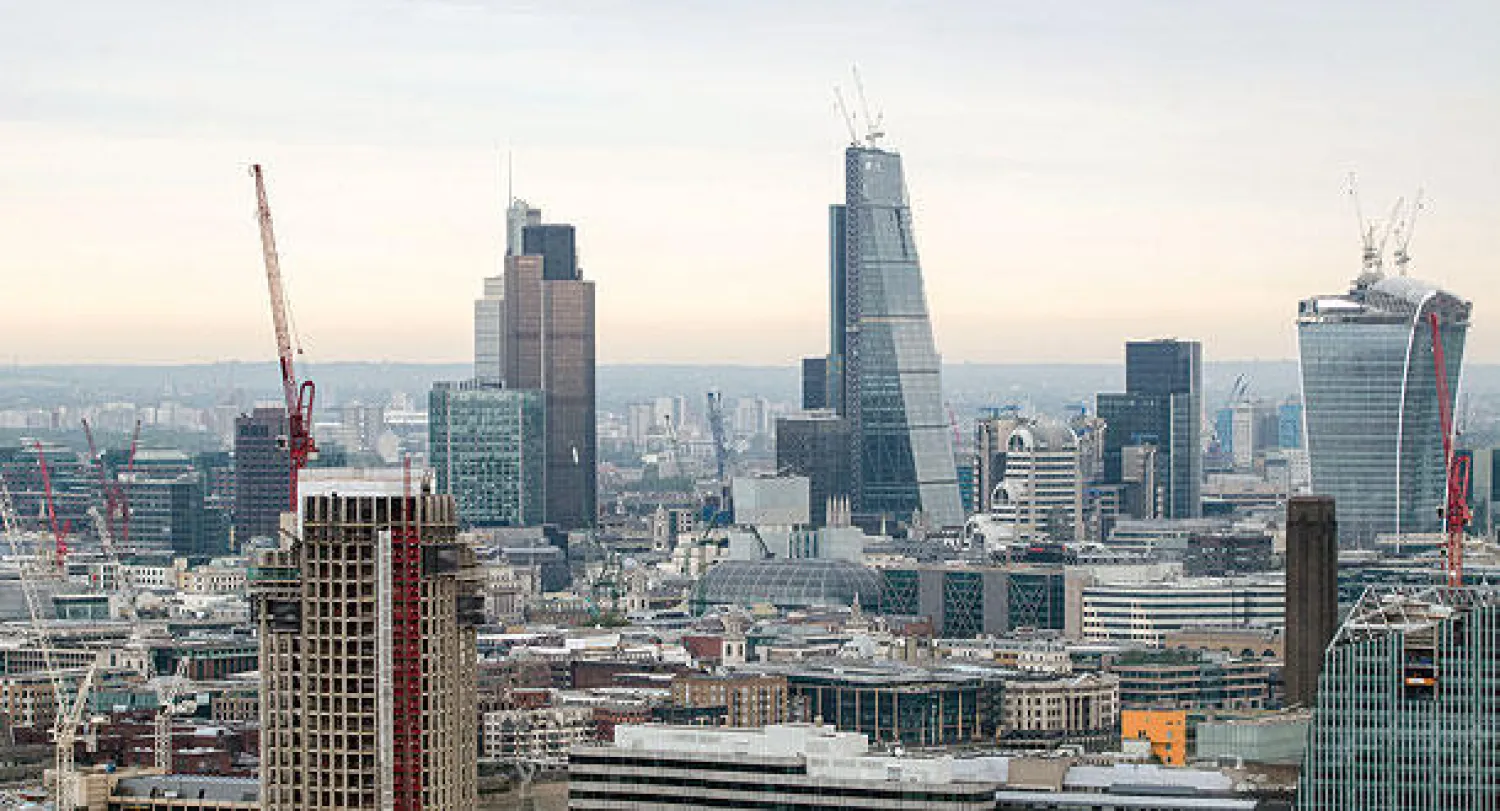 تقرير: بريطانيا تدرس فرض ضرائب على المستثمرين الأجانب في العقارات