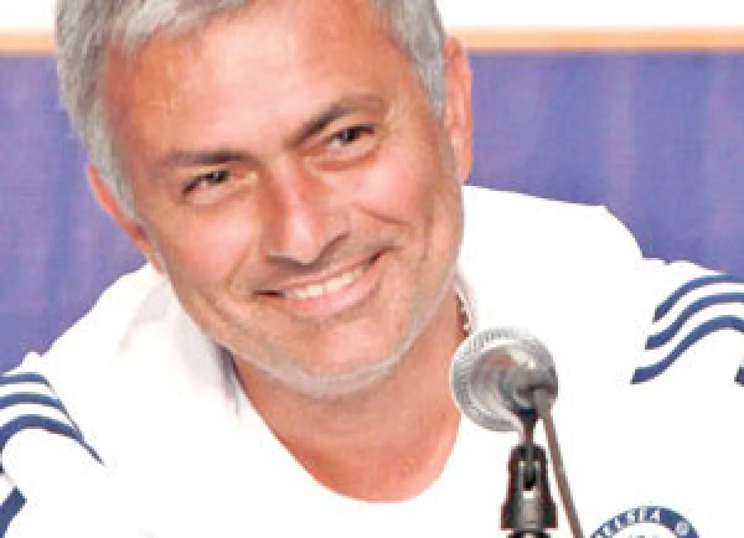 الحياة أصبحت أفضل لمورينهو مع تشيلسي (رويترز)