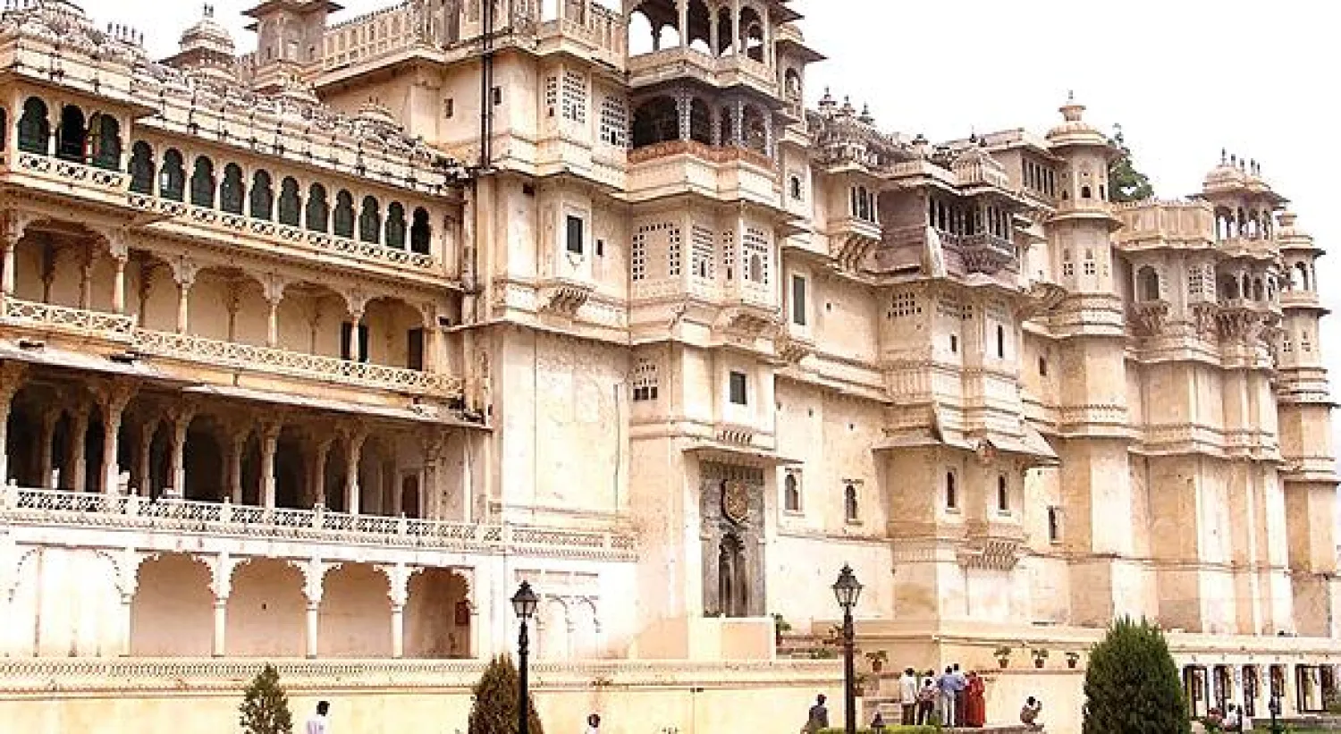 الواجهة الرئيسة لجامعة «عليكرة» الهندية («الشرق الأوسط»)