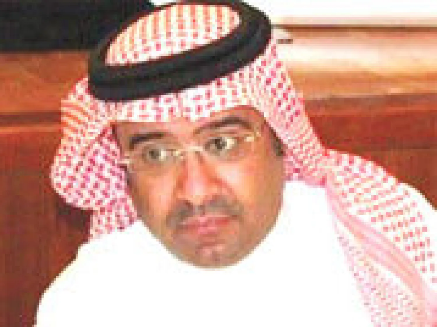 أعلن إبراهيم البلوي، عضو شرف نادي الاتحاد، استعداده لرئاسة النادي، وقال في تصريح لـ«الشرق الأوسط»: «أنا رجل محب للاتحاد، وسبق أن عملت في النادي؛ ولكنني لا أبحث عن الرئاسة من أجل عدم خلق مشكلات للإدارة الحالية؛ ولكن في حال ترشحي من قِبَل الجمعية العمومية وكبار أعضاء شرف الاتحاد، فأنا مستعد. وبالن...