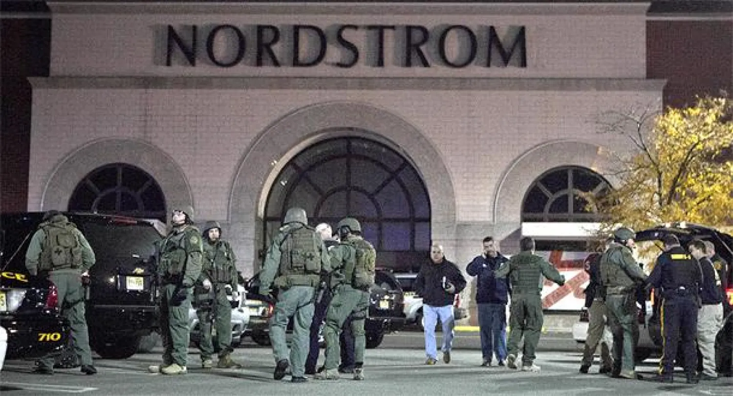 طوق أمني حول مركز تجاري في نيوجيرسي الأميركية بعد عملية إطلاق نار