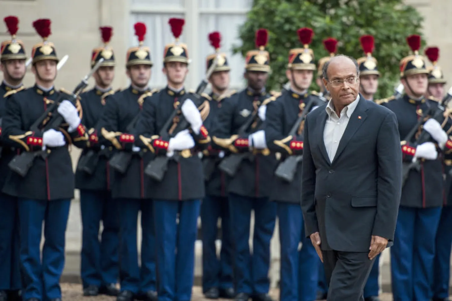 الرئيس التونسي المرزوقي لدى وصوله قصر الاليزيه