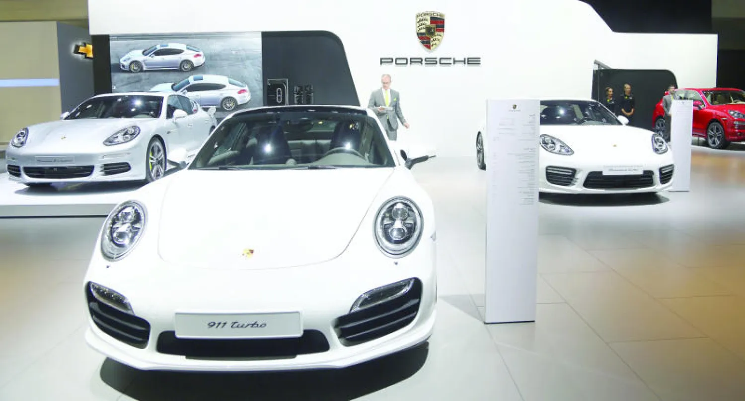 معرض دبي للسيارات: «التكنولوجيا» محور تنافس جديد بين الشركات العالمية