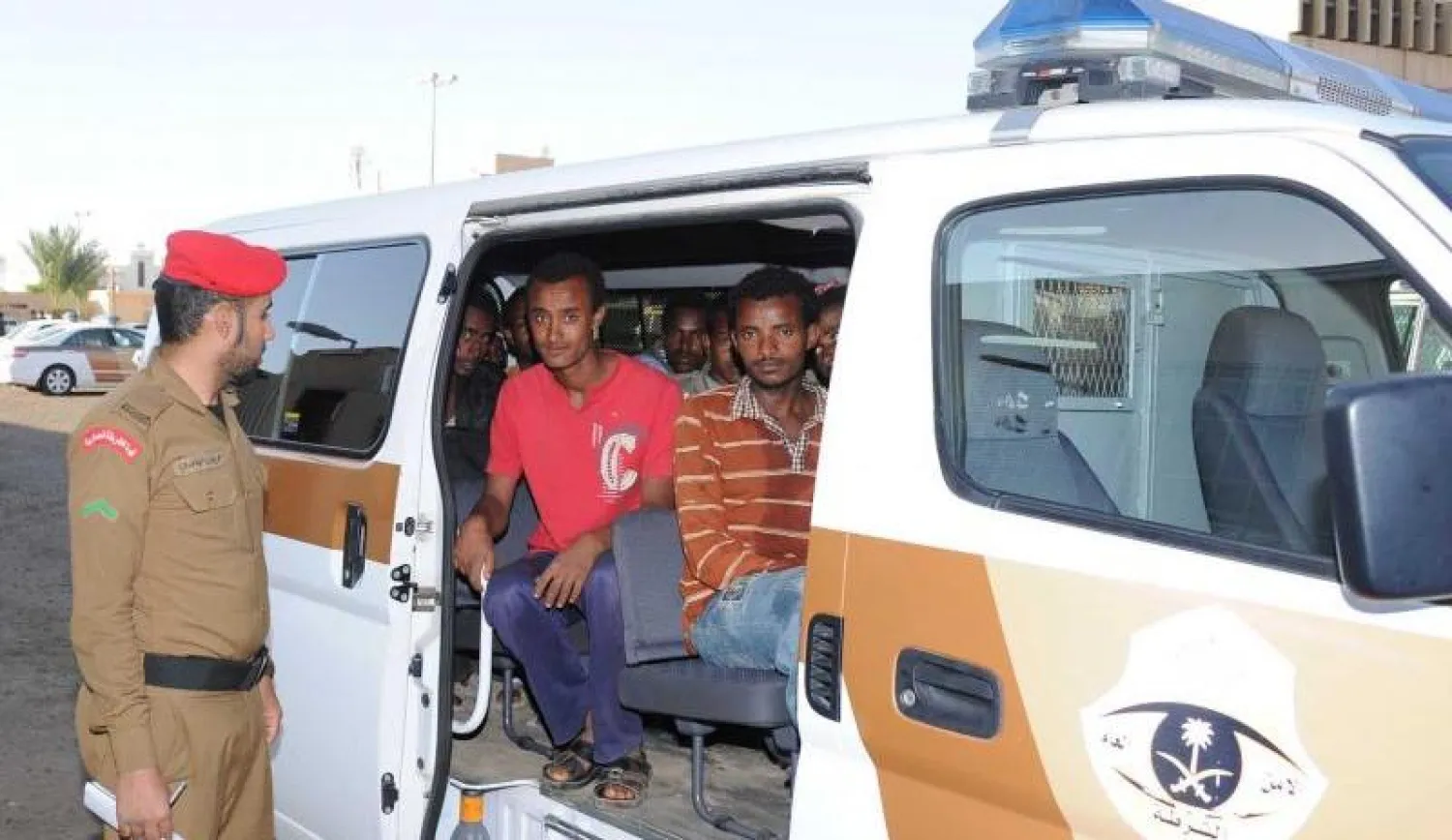 «الخارجية» السعودية تدعو المواطنين المسافرين للخارج بصحبة عمالة منزلية لتوخي الحيطة