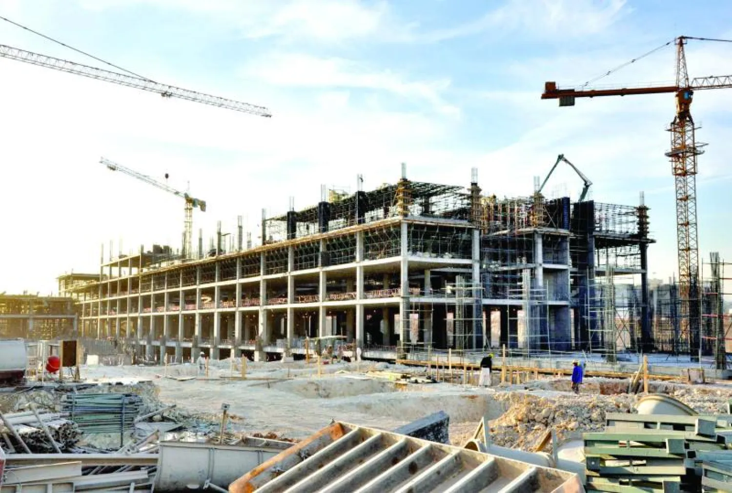  الأيدي العاملة المدربة من المتوقع أن تكون التحدي الأكبر أمام قطاع البناء السعودي («الشرق الأوسط») 