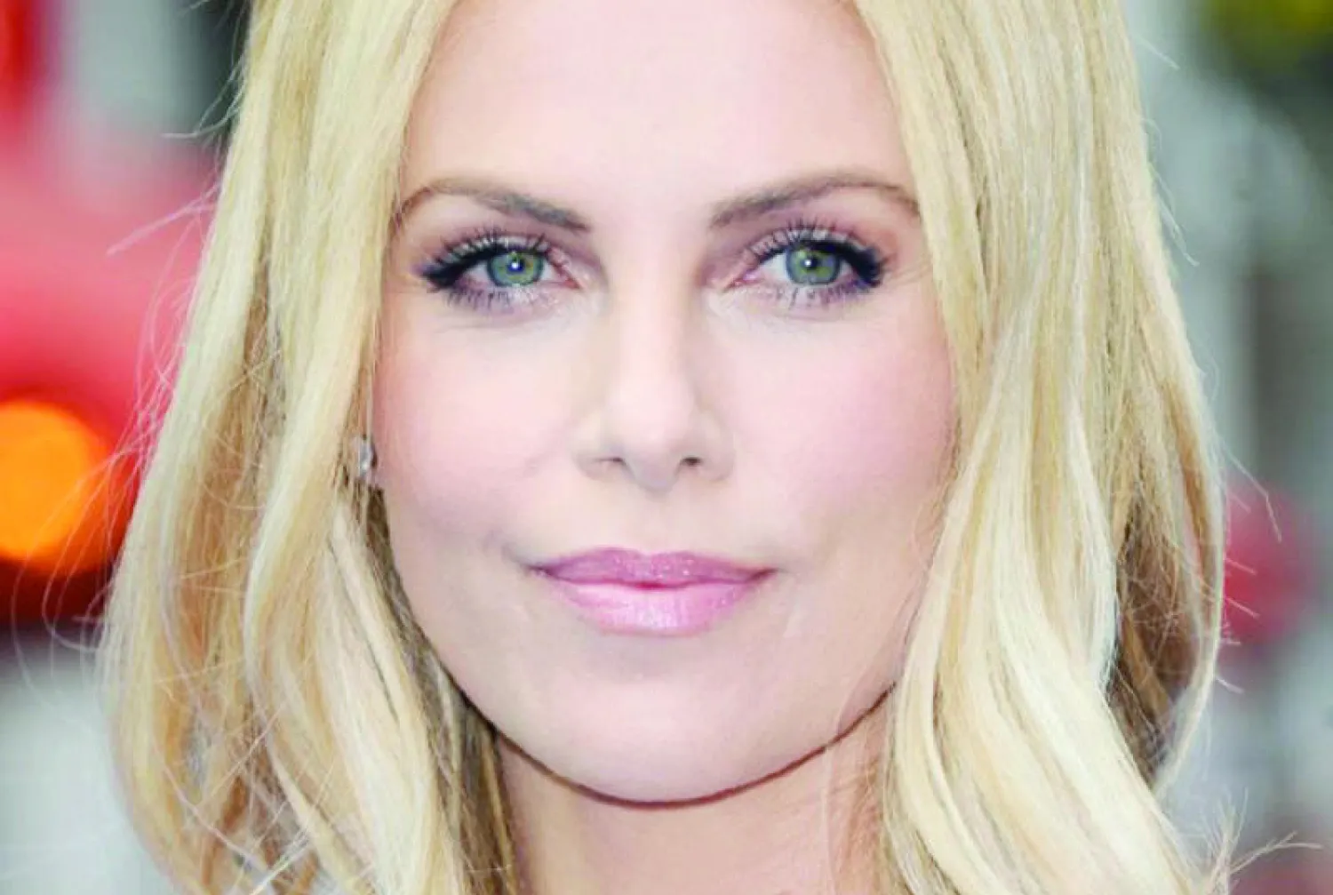 تشارليز ثيرون