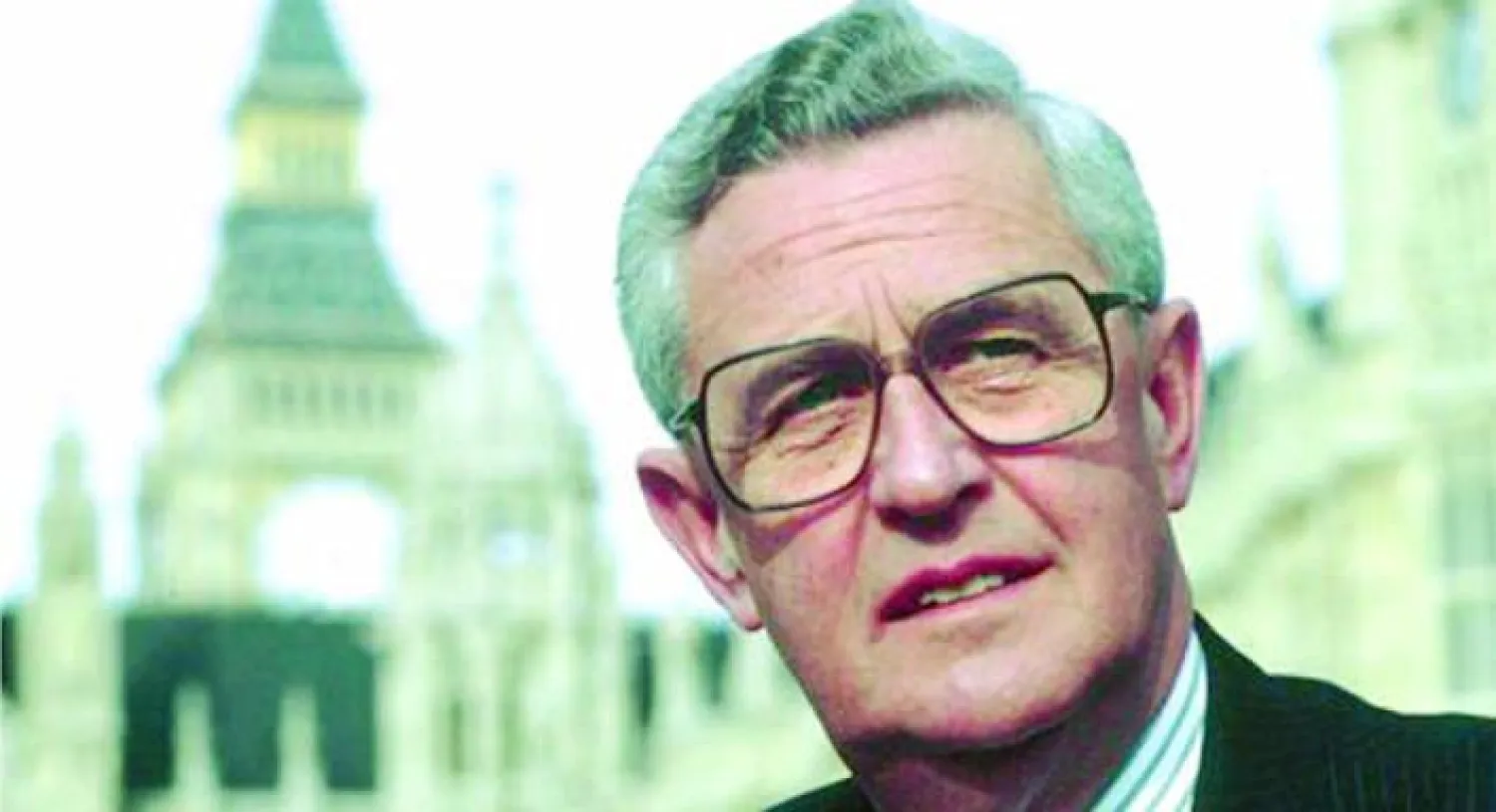 وفاة جون كول مراسل «بي بي سي»