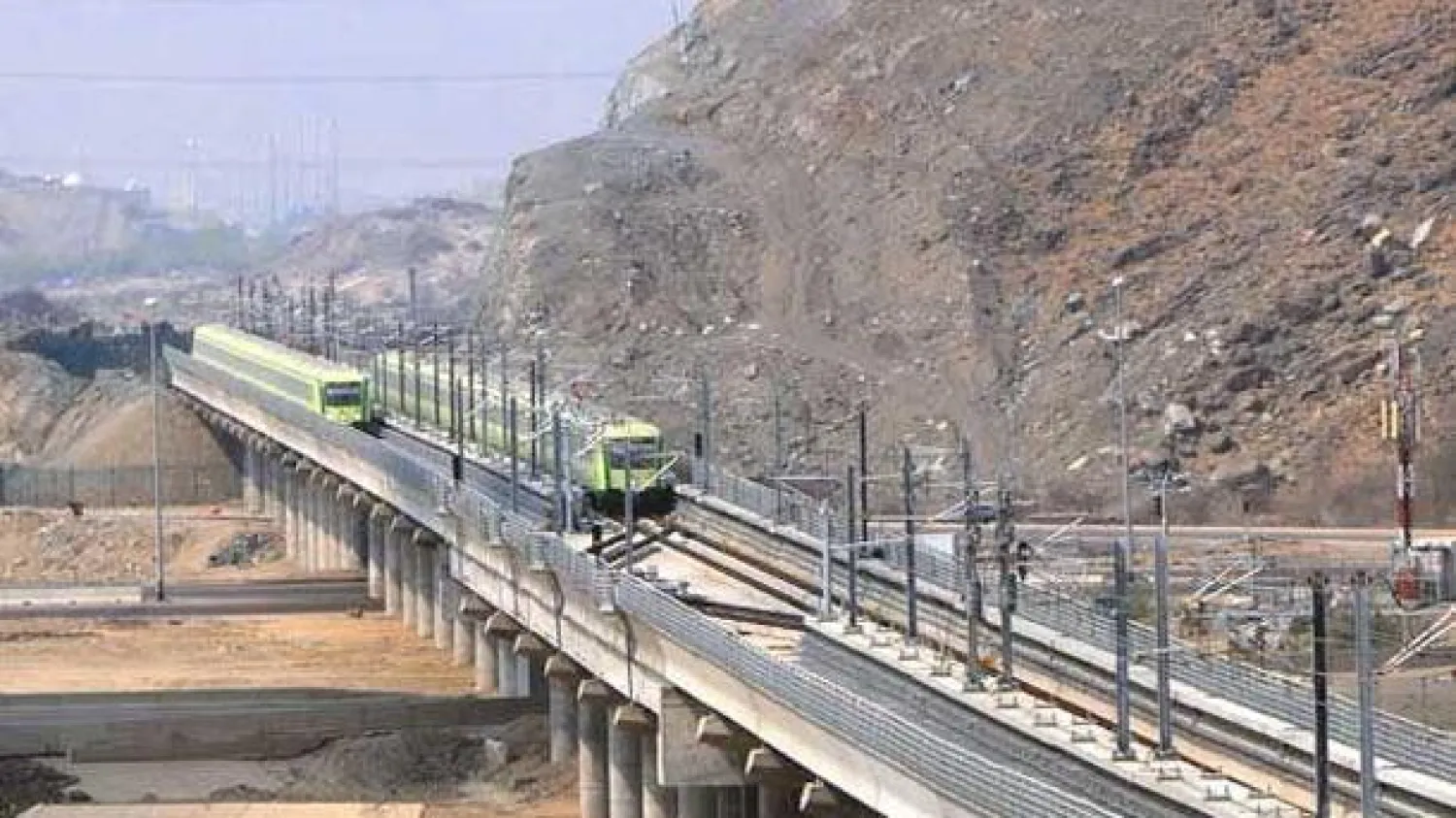 مكة المكرمة تبدأ تطبيق استراتيجية مشروع النقل العام بالقطارات والحافلات