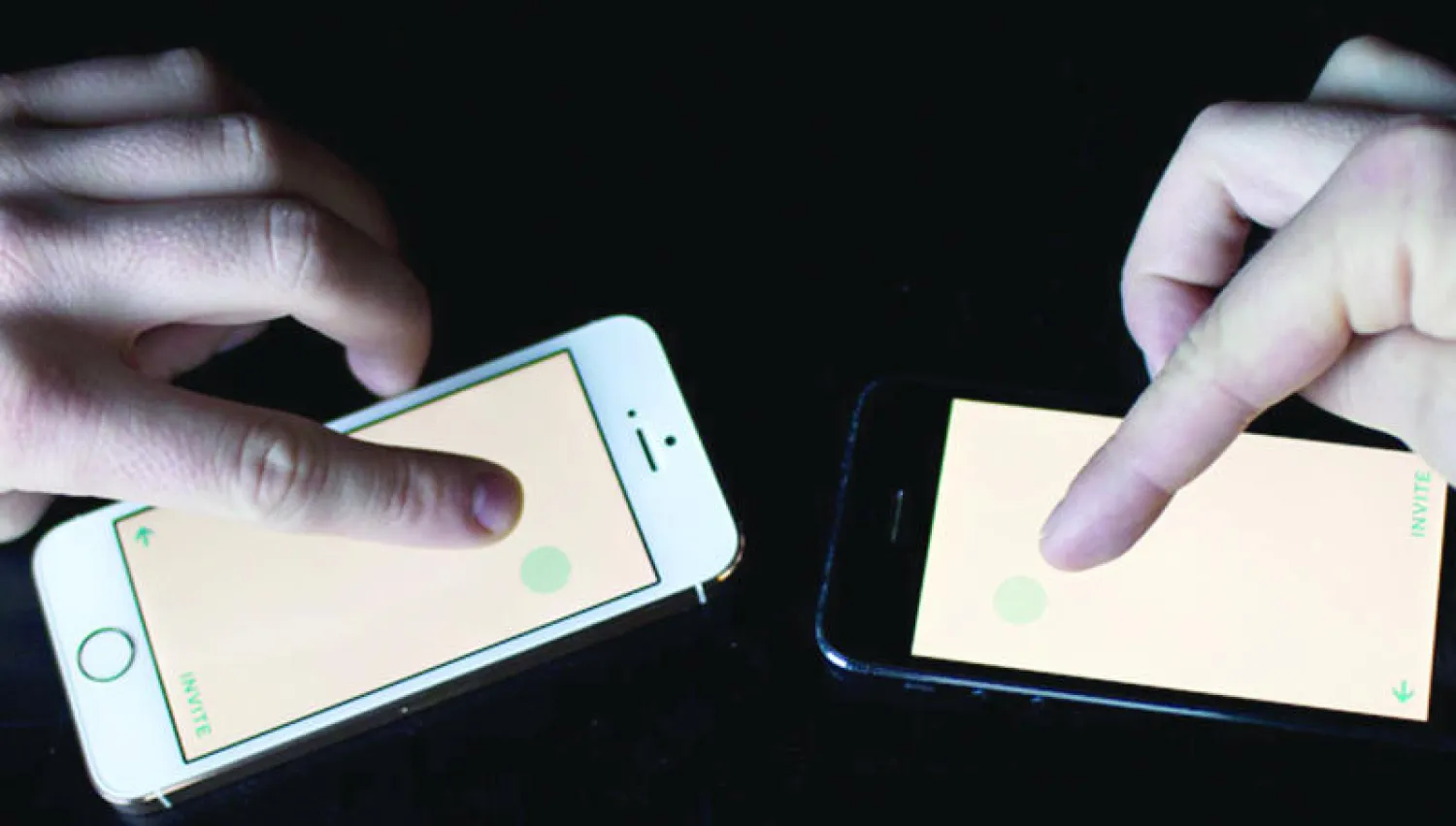 المس صديقك.. من بعيد عبر هاتفك