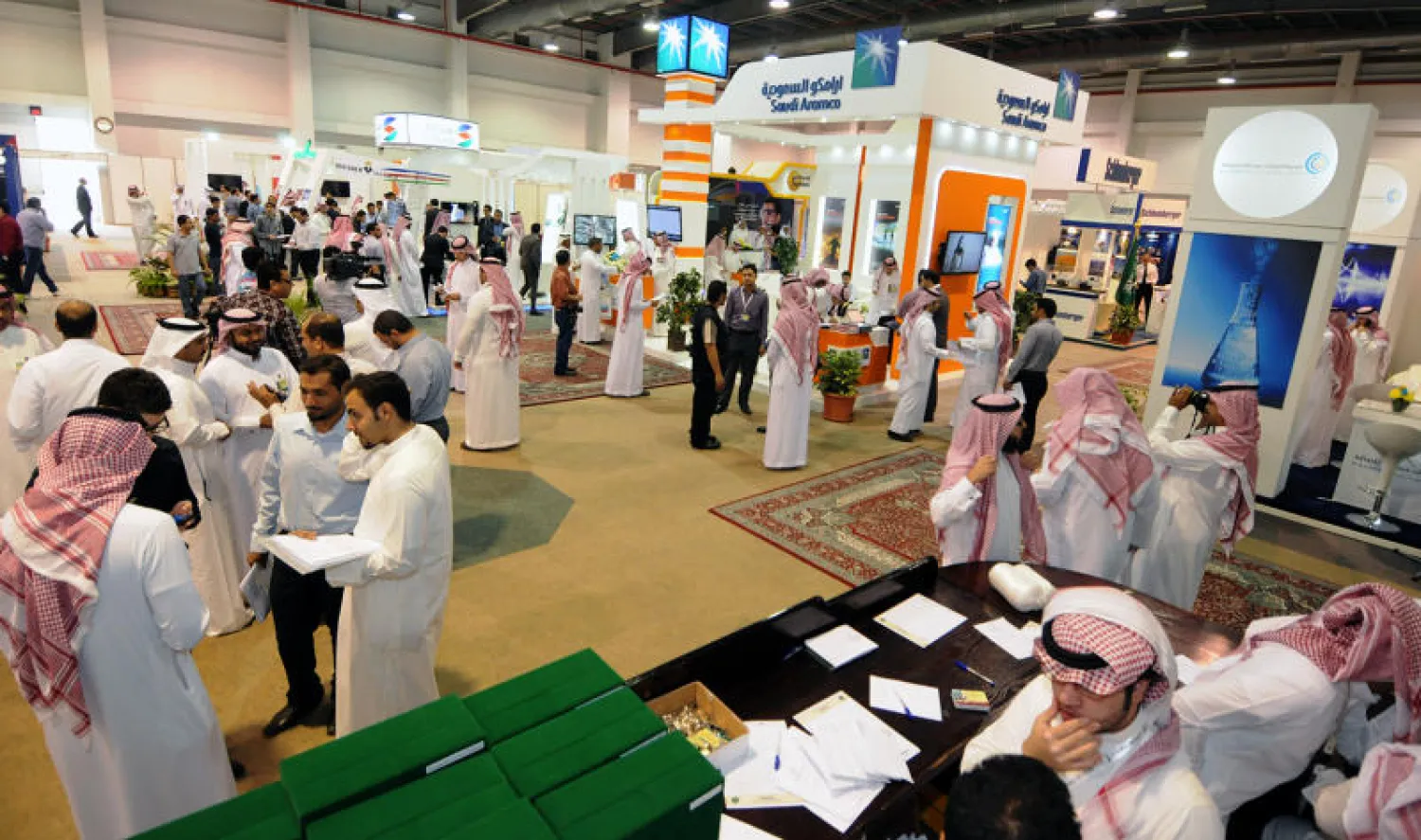 مدير جامعة الملك فهد الدكتور خالد السلطان يفتتح فعاليات التوظيف