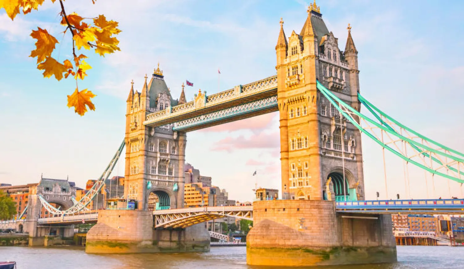 لندن في الخريف.. لوحة ممهورة بريشة فنان