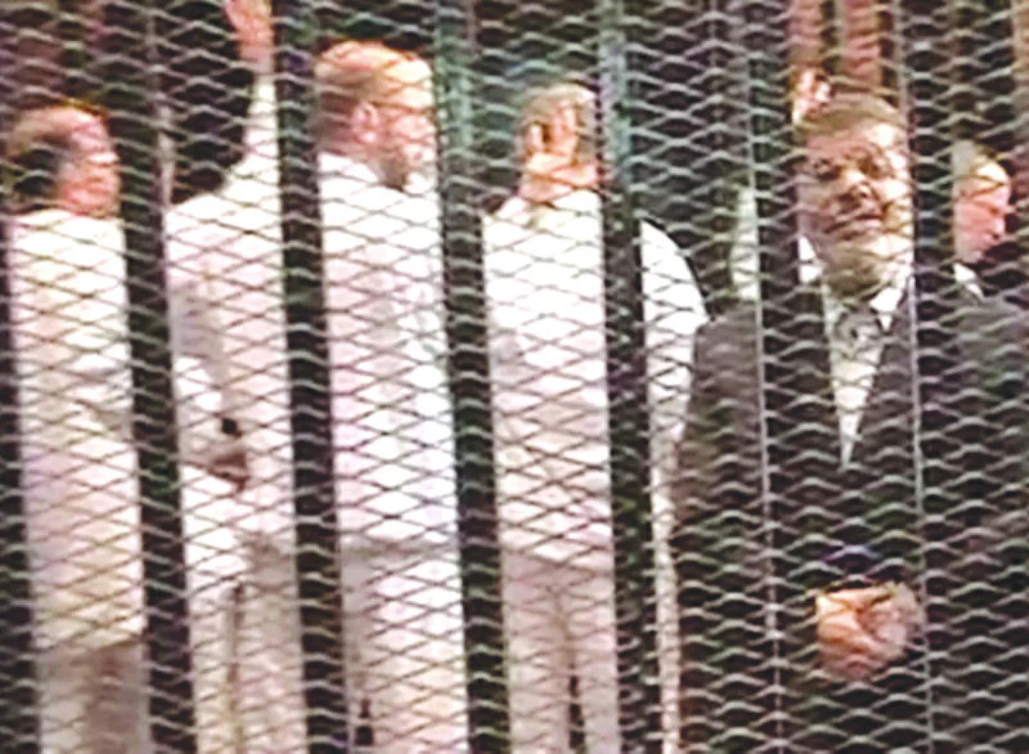 تجديد حبس الرئيس المصري السابق 30 يوما.. وأنصاره يتظاهرون تحت شعار «الحرية للطلاب»