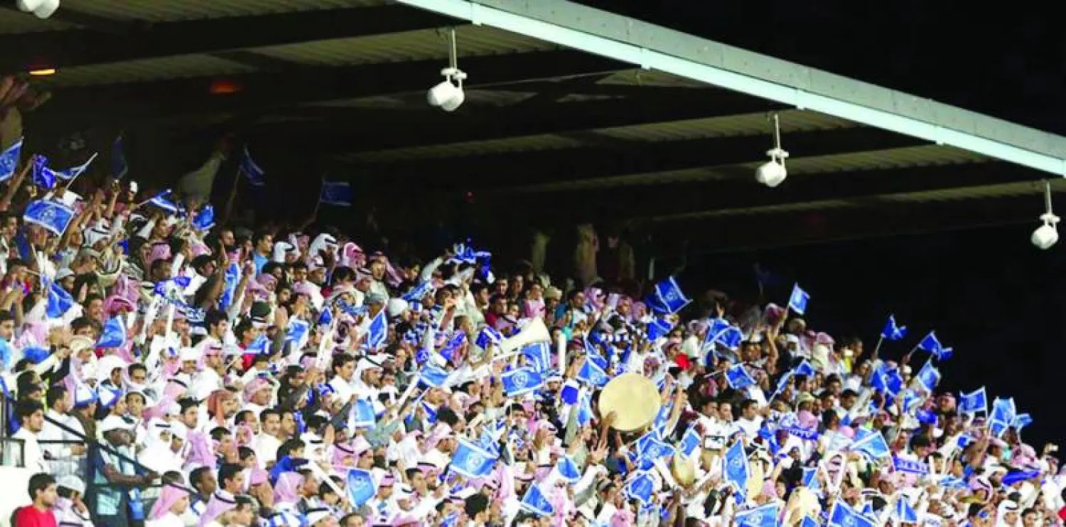 الهلال يتهم «أندية» في الدوري السعودي باستغلال جماهيره