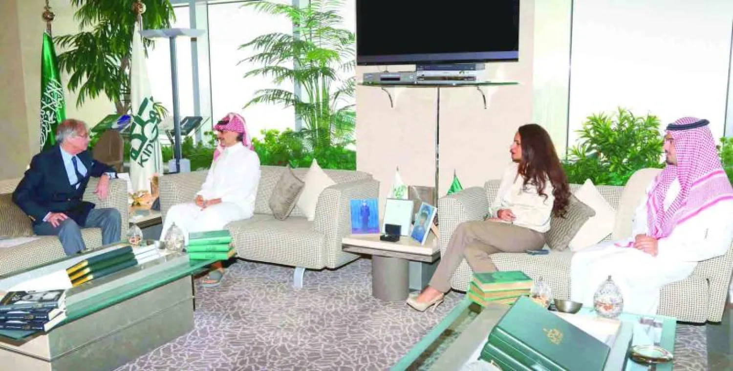 الأمير الوليد بن طلال يستقبل سفير البرتغال