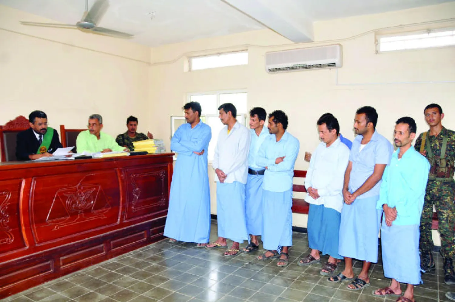 اليمن: السجن لطاقم سفينة الأسلحة الإيرانية ومصادرتها لصالح وزارة الدفاع