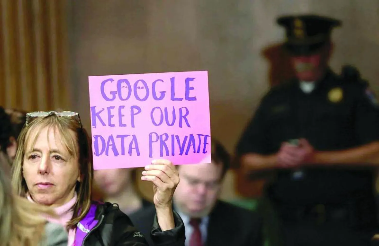 «غوغل» أمام الكونغرس: التجسس مضر بالثقة والاقتصاد