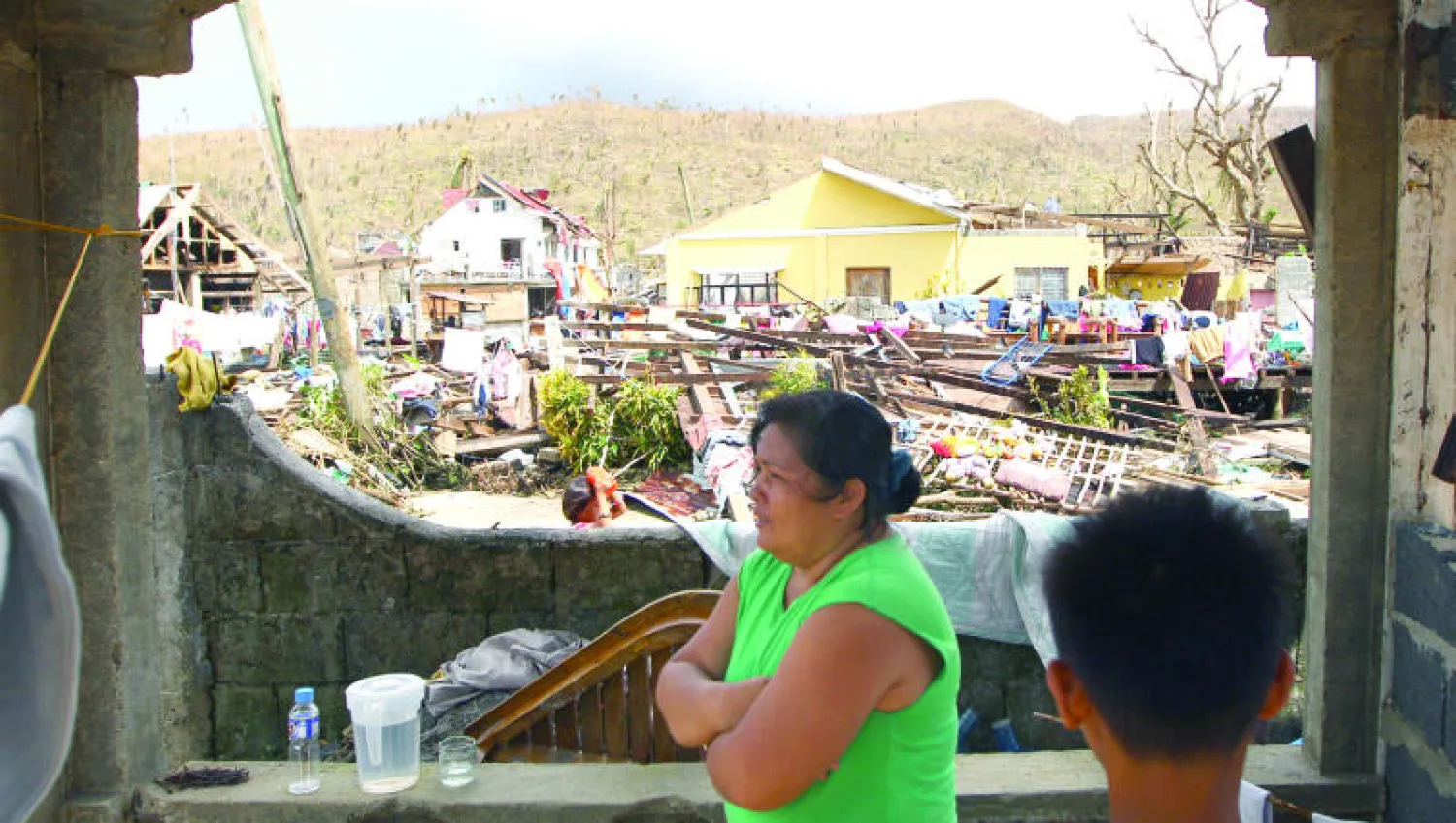 الفلبين تدفن قتلاها واشتباكات مسلحة بسبب نقص الغذاء