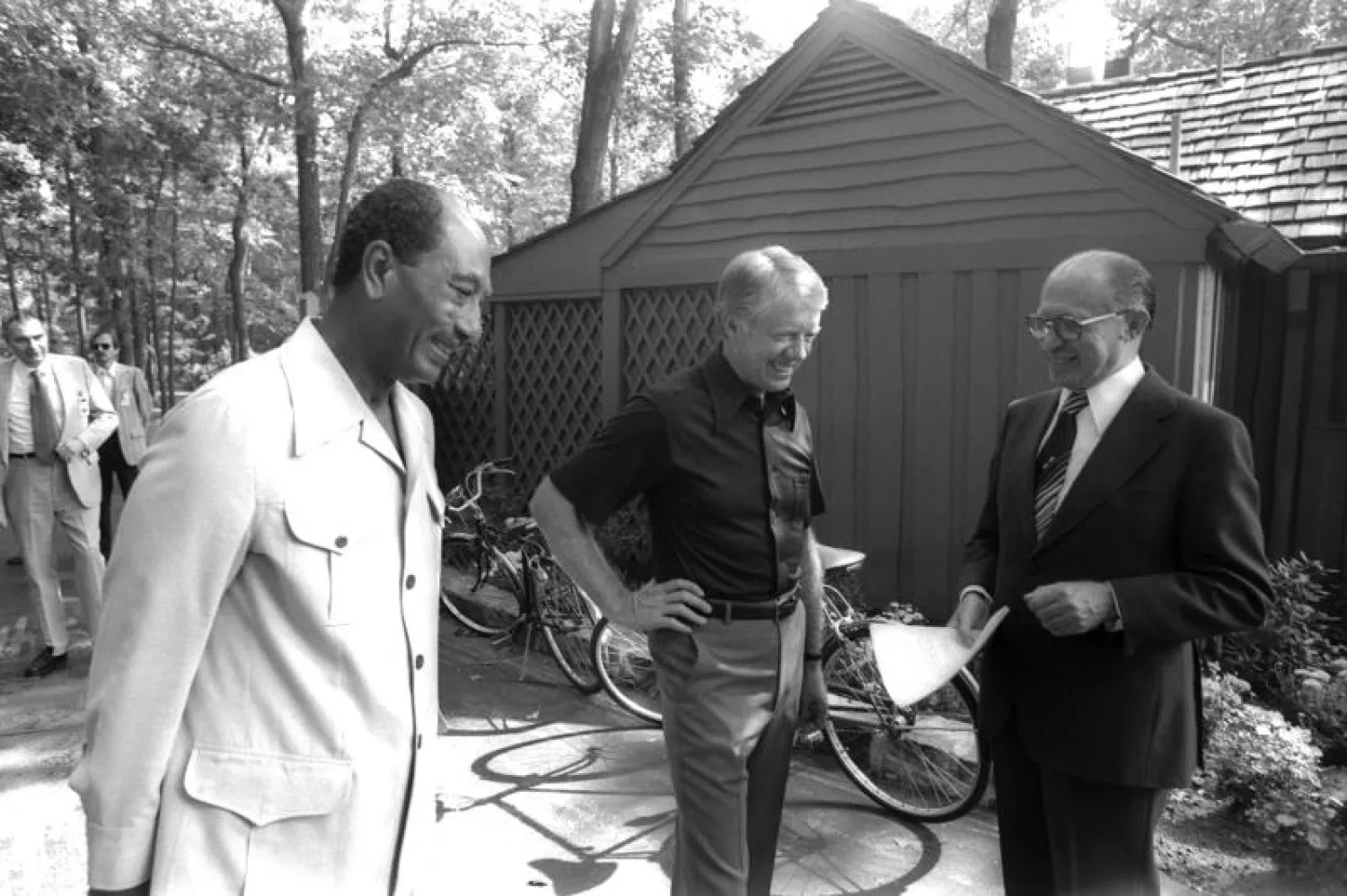 السادات وضع خيارات عسكرية {محدودة} حال فشل المفاوضات