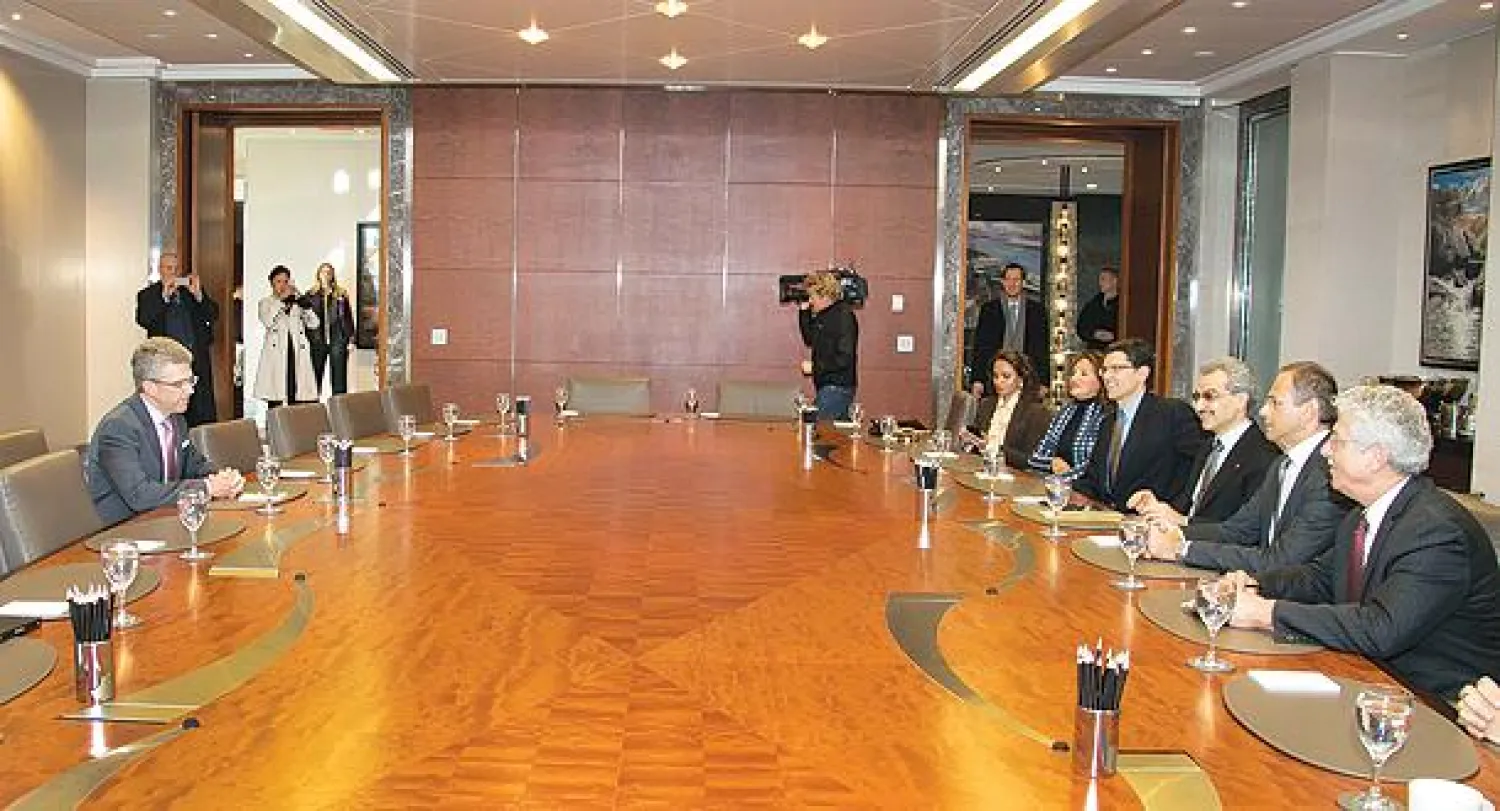 الأمير الوليد يلتقي بإدارة فنادق ومنتجعات «فورسيزونز» في كندا