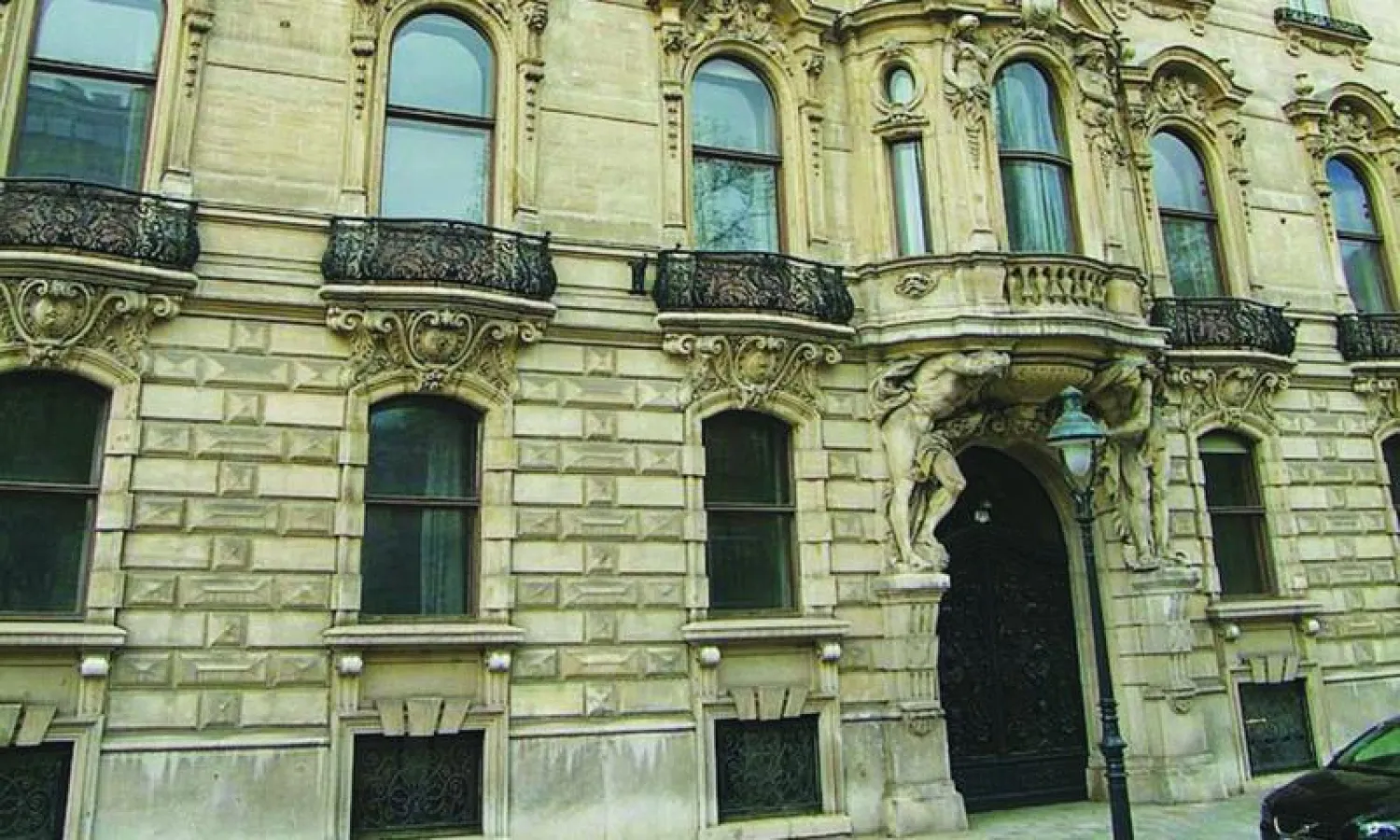 كتاب «مسيرة المركز» يوثق لـ«كايسيد» والحوار ومبادرة خادم الحرمين الشريفين