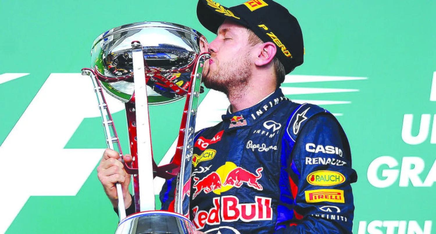 فيتيل يواصل تحقيق الأرقام القياسية في فورمولا1