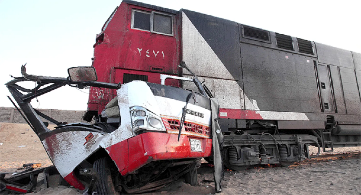قتلى وجرحى في حادث اصطدام قطار بحافلة في مصر