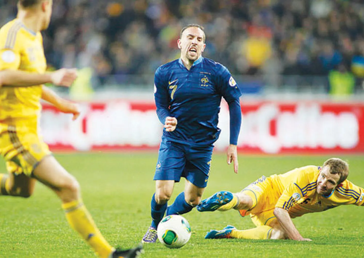 فرنسا صدمت جماهيرها بالخسارة أمام أوكرانيا ذهابا في المحلق المؤهل للمونديال