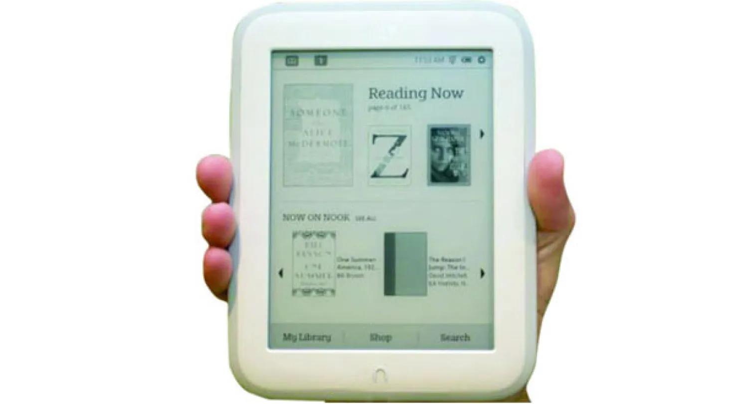 «بارنس أند نوبل» تطرح قارئا إلكترونيا جديدا بضوء داخلي