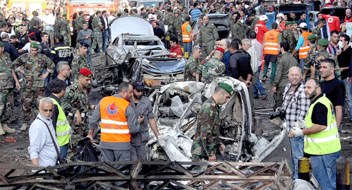 بعض الآثار التي خلفها الانفجاران اللذان وقعا في بيروت اليوم 