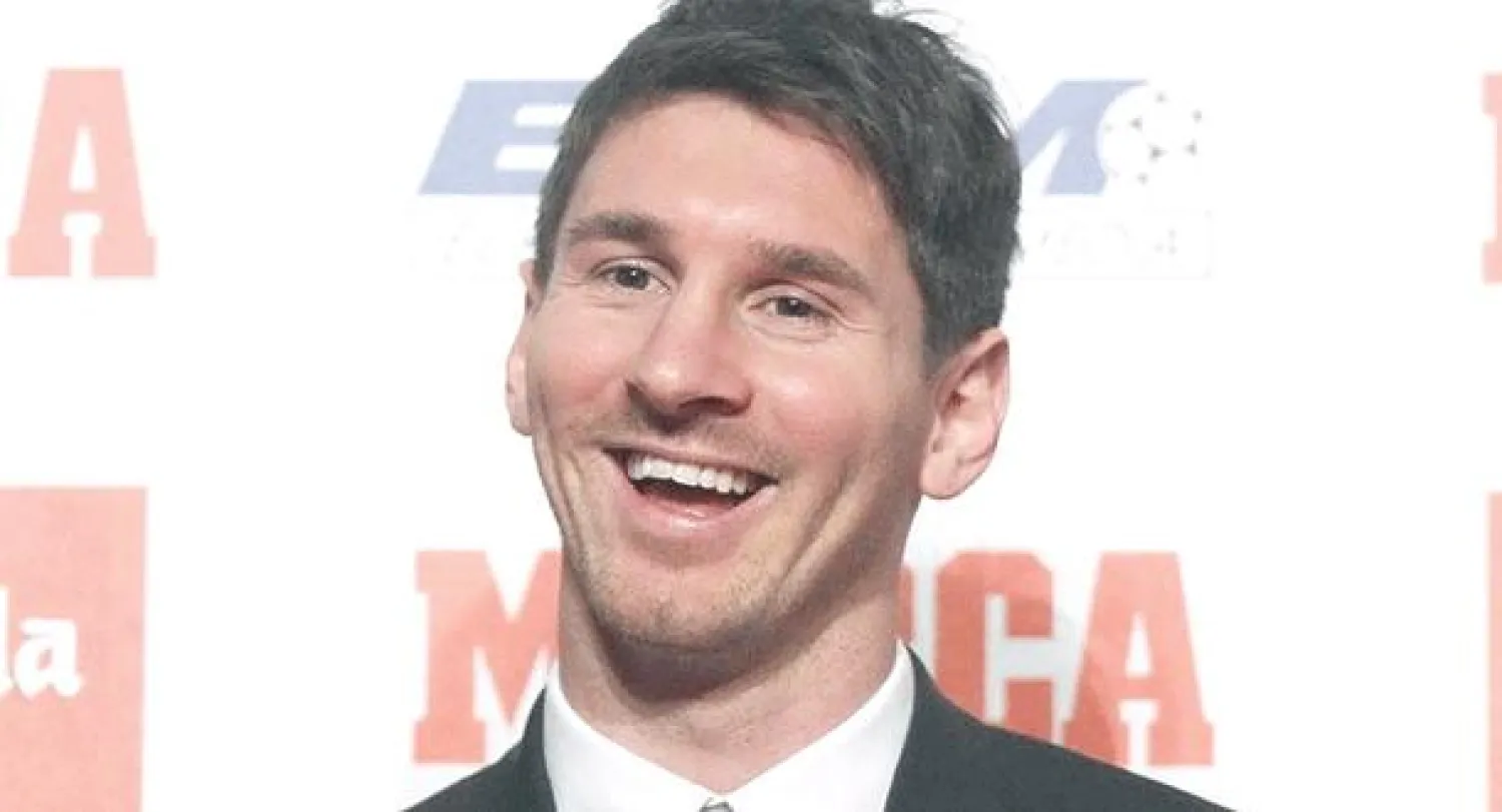 ميسي مع «الحذاء الذهبي» في مشهد تكرر كثيرا