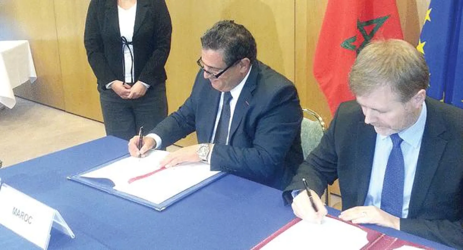 جانب من توقيع اتفاق الصيد البحري بين المغرب والاتحاد الأوروبي («الشرق الأوسط»)