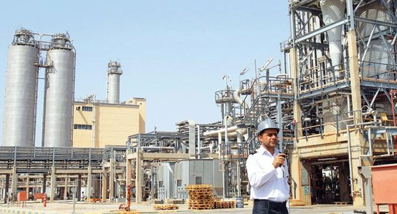 إحدى المنشآت النفطية الإيرانية (إ.ب.أ)