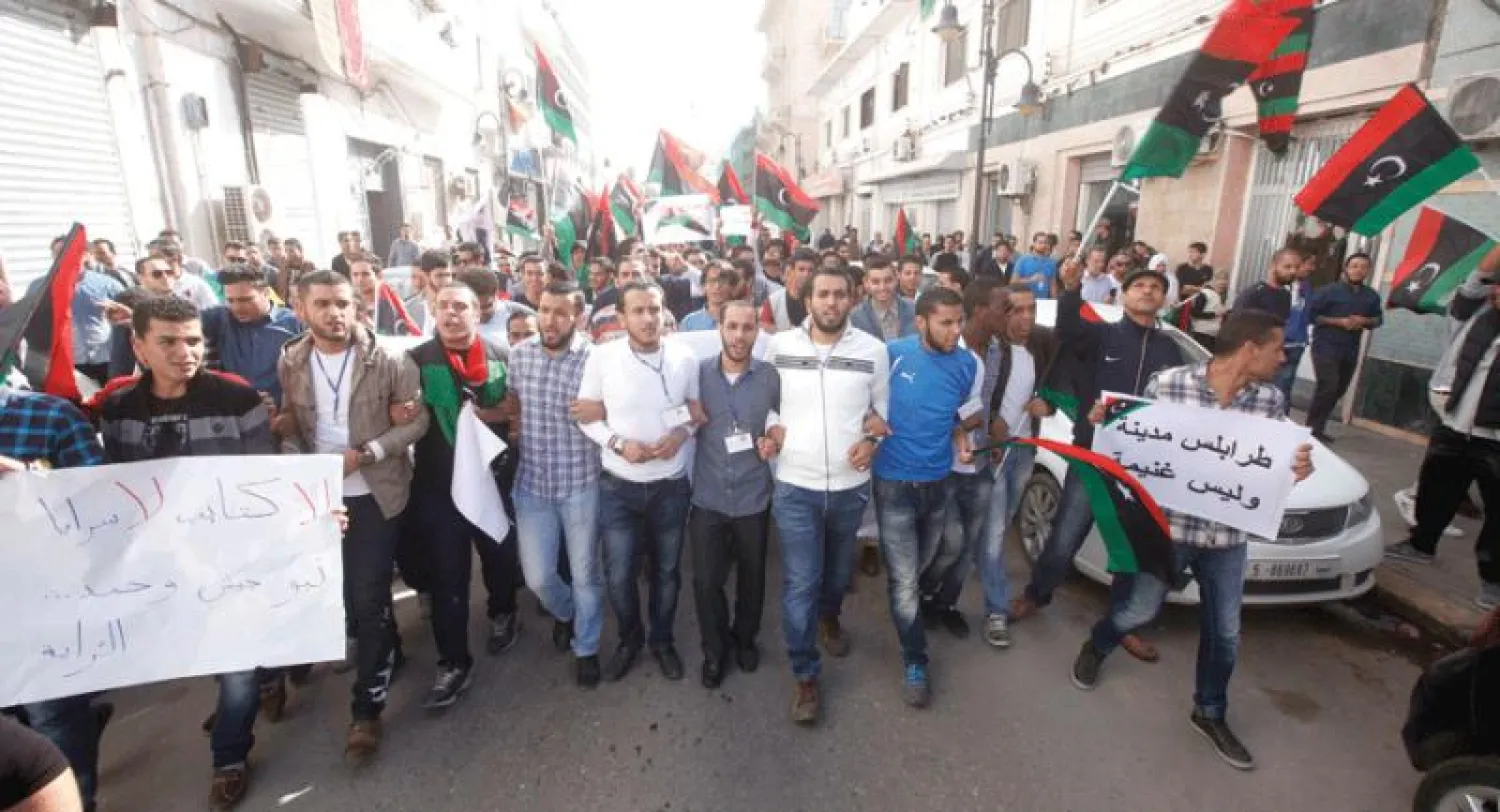 مجلس العاصمة الليبية يتحدى الميلشيات المسلحة بمظاهرة جديدة