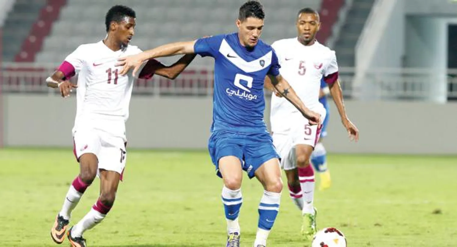 نيفيز خلال مشاركته في ودية الهلال والمنتخب القطري أول من أمس