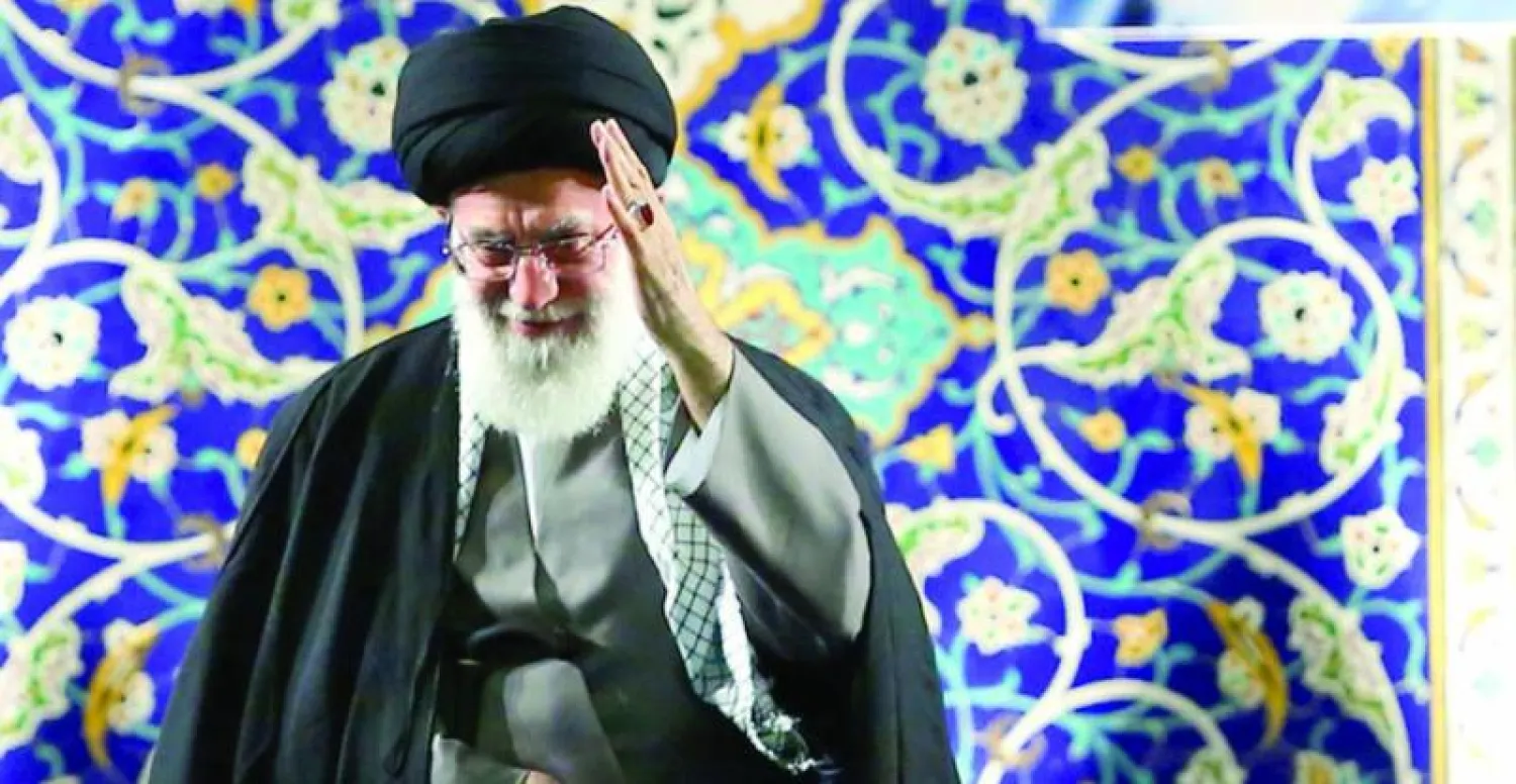 المرشد الأعلى آية الله علي خامنئي أثناء إلقائه كلمة على قوات الباسيج الإيرانية في طهران أمس (أ.ف.ب)