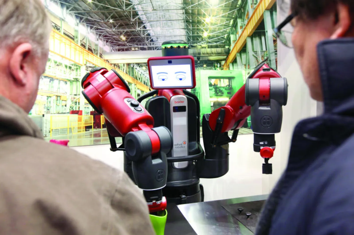  الروبوت «باكستر» من شركة «طريثنك روبوتكس» يعمل مع الفرق البشرية 