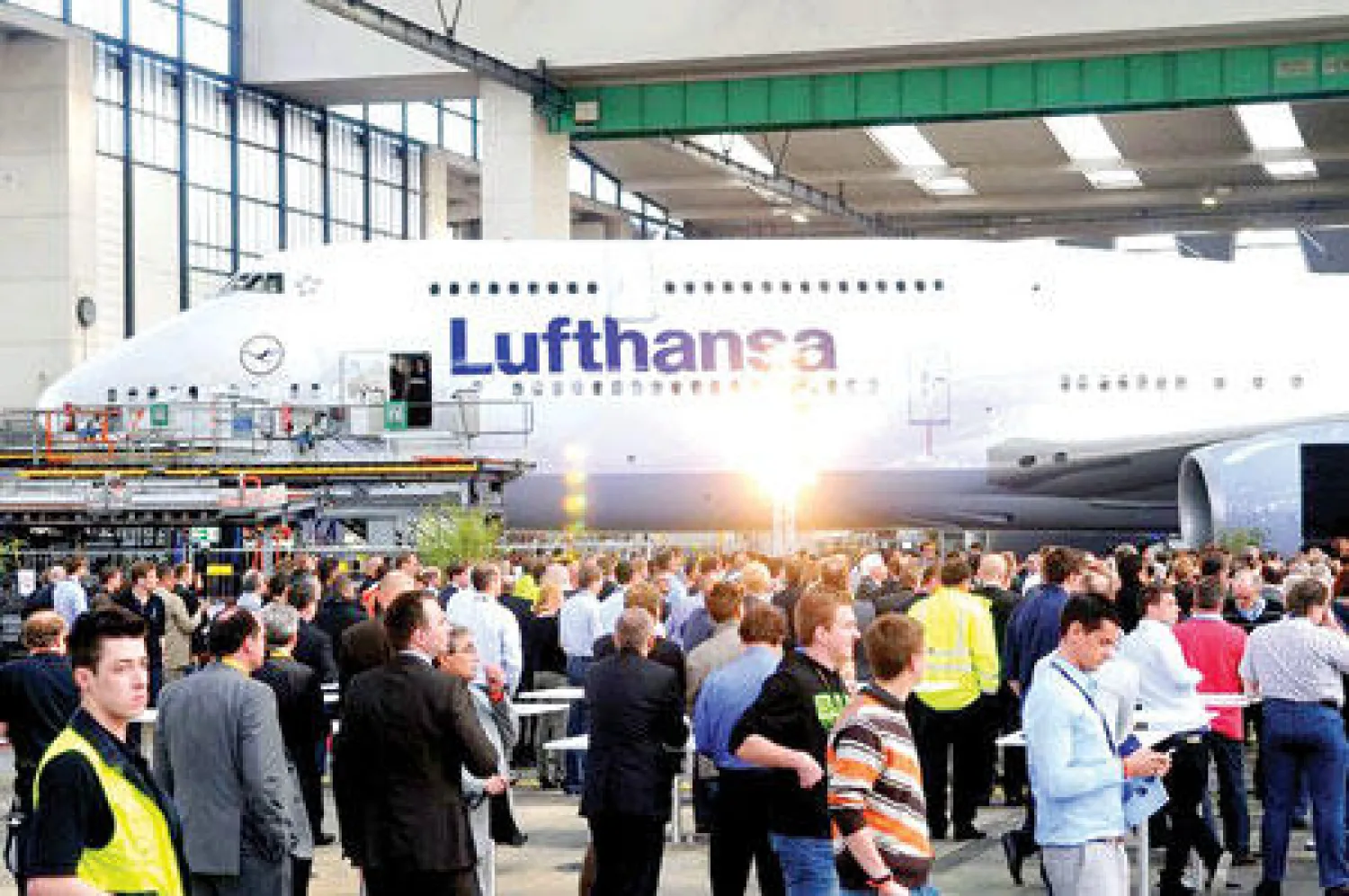 تفتيش طائرة في التشيك إثر بلاغ بوجود قنبلة على متنها