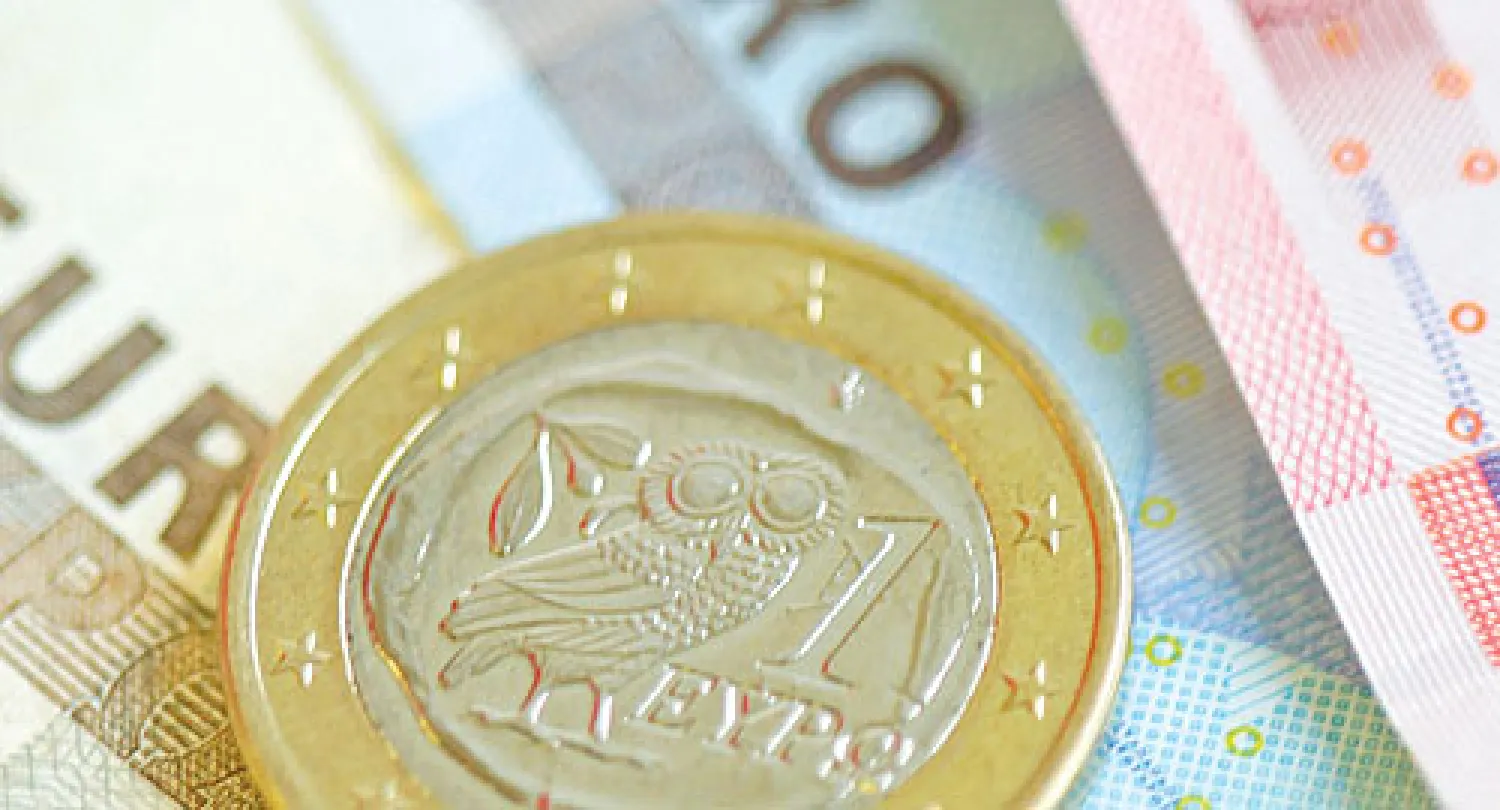 اتفق قادة منطقة اليورو التي تضم 17 دولة وتتعامل بالعملة الموحدة، خلال تصريحات لهم في الساعات القليلة الماضية، على أن المنطقة في طريقها للخروج من الأزمة التي تعاني منها منذ سنوات. وقالوا أيضا إنه لم يعد هناك أي مخاطر لتفشي الأزمة المالية في منطقة اليورو وأكدوا أن اليورو مستقر والأسواق المالية لم ...