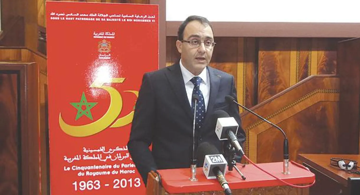 كريم غلاب رئيس مجلس النواب المغربي خلال الندوة التي نظمها البرلمان أمس بمناسبة الذكرى الخمسين لتأسيسه («الشرق الأوسط»)