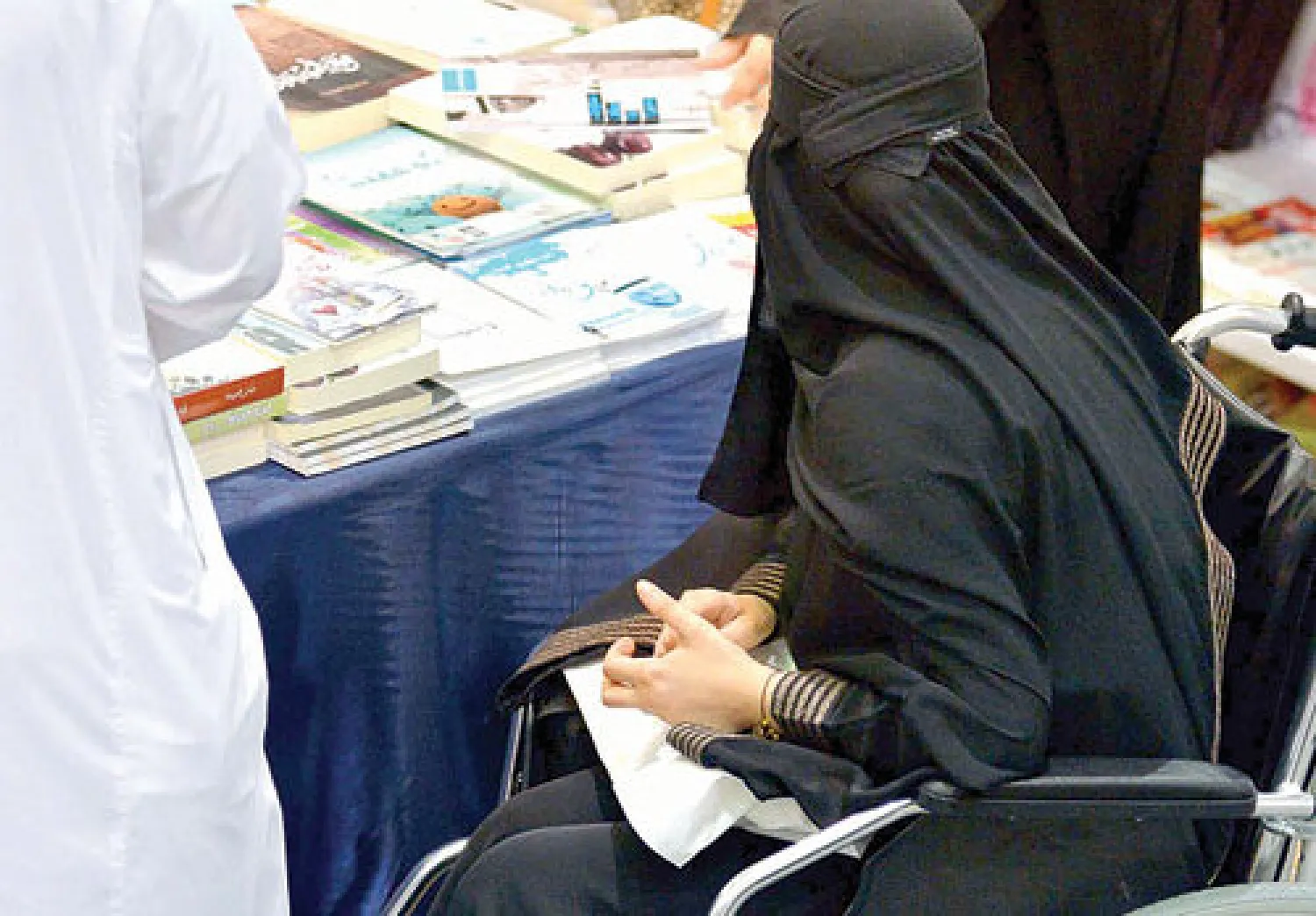 أشارت إحصائيات رسمية صادرة عن وزارة الصحة إلى وصول أعداد الأشخاص ذوي الإعاقة إلى 720 ألف شخص بالسعودية ({الشرق الأوسط})