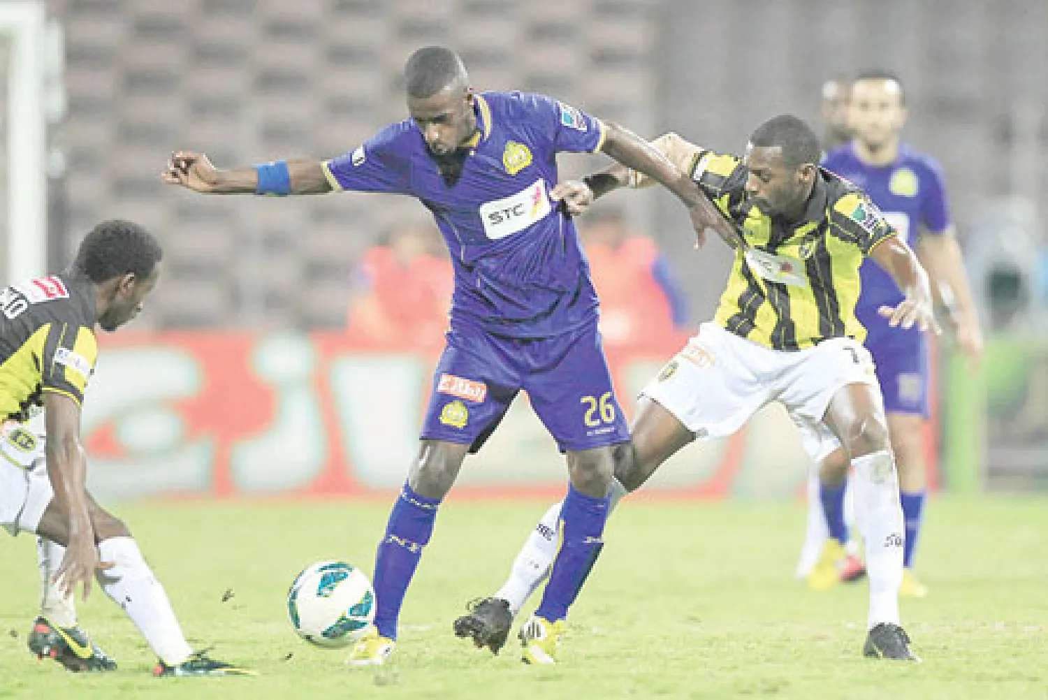 جانب من مواجهة سابقة بين الاتحاد والنصر في دوري المحترفين السعودي