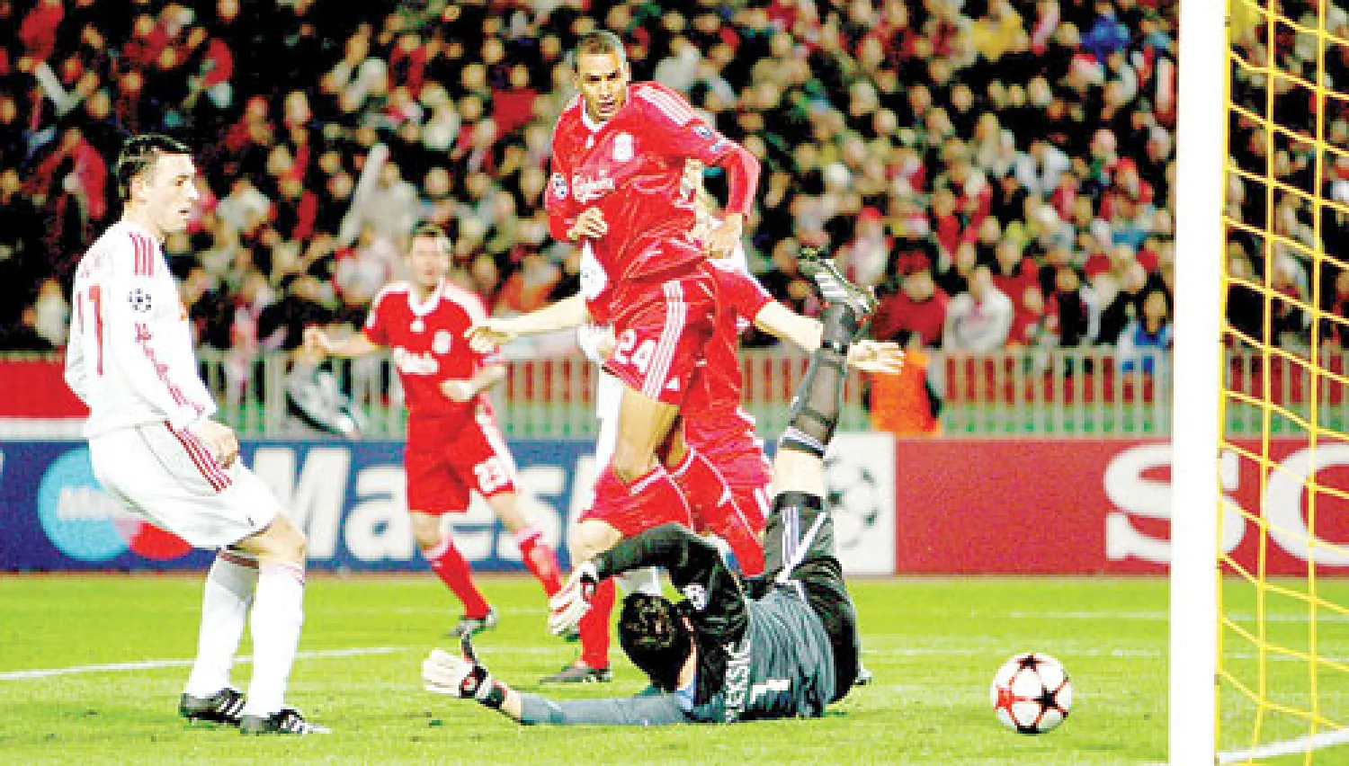 لقطة من مباراة بين ليفربول وديبريسين المجري عام 2009 حامت حولها شبهة التلاعب من لاعبي الأخير