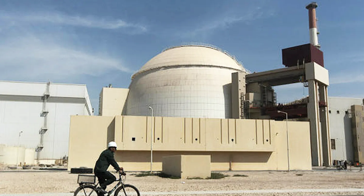 محطة بوشهر الإيرانية كما تبدو غير متأثرة بفعل الزلزال الذي وقع أمس (رويترز)