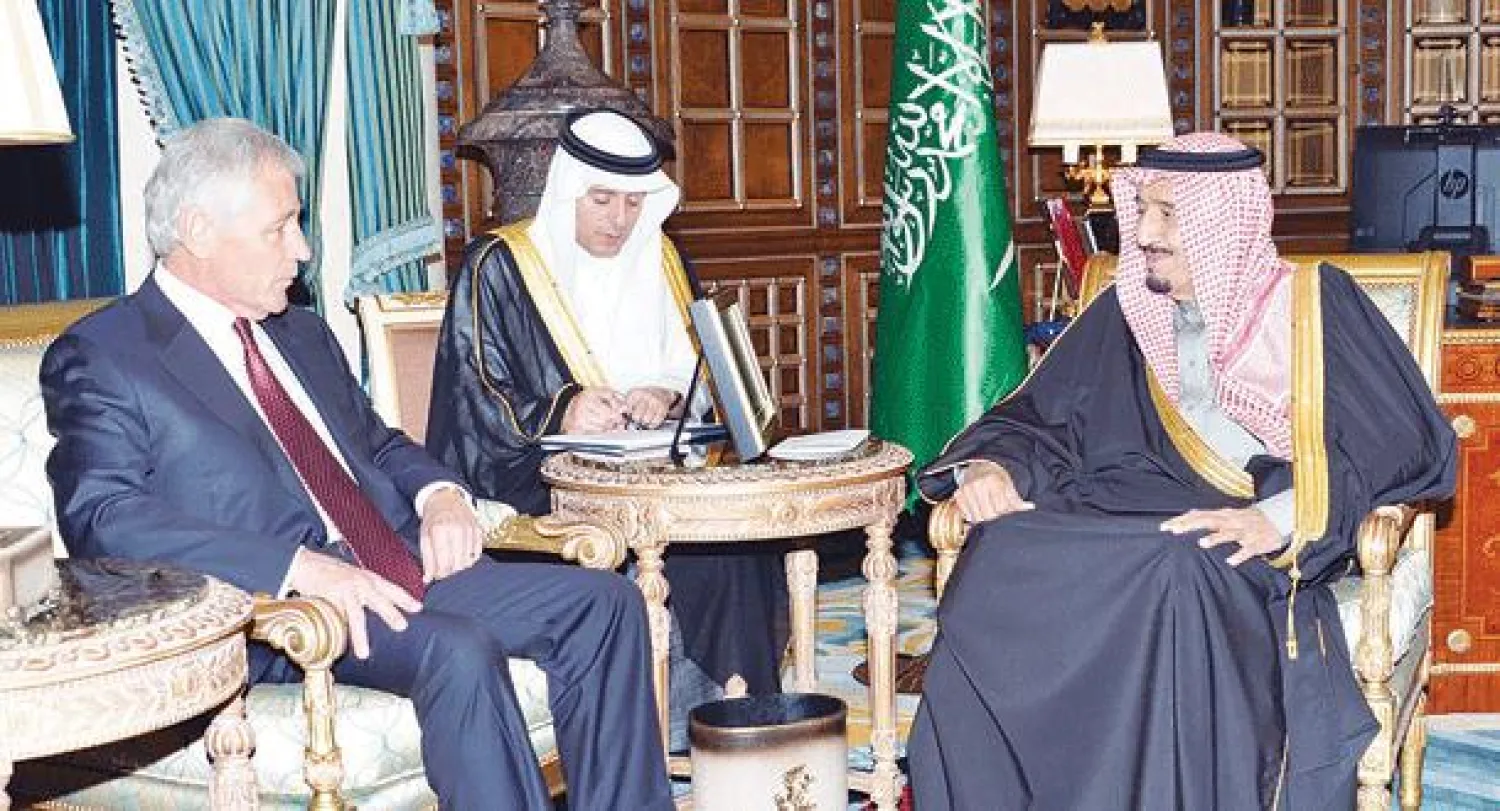 الأمير سلمان  لدى استقباله وزير الدفاع الأميركي في الرياض أمس (واس)