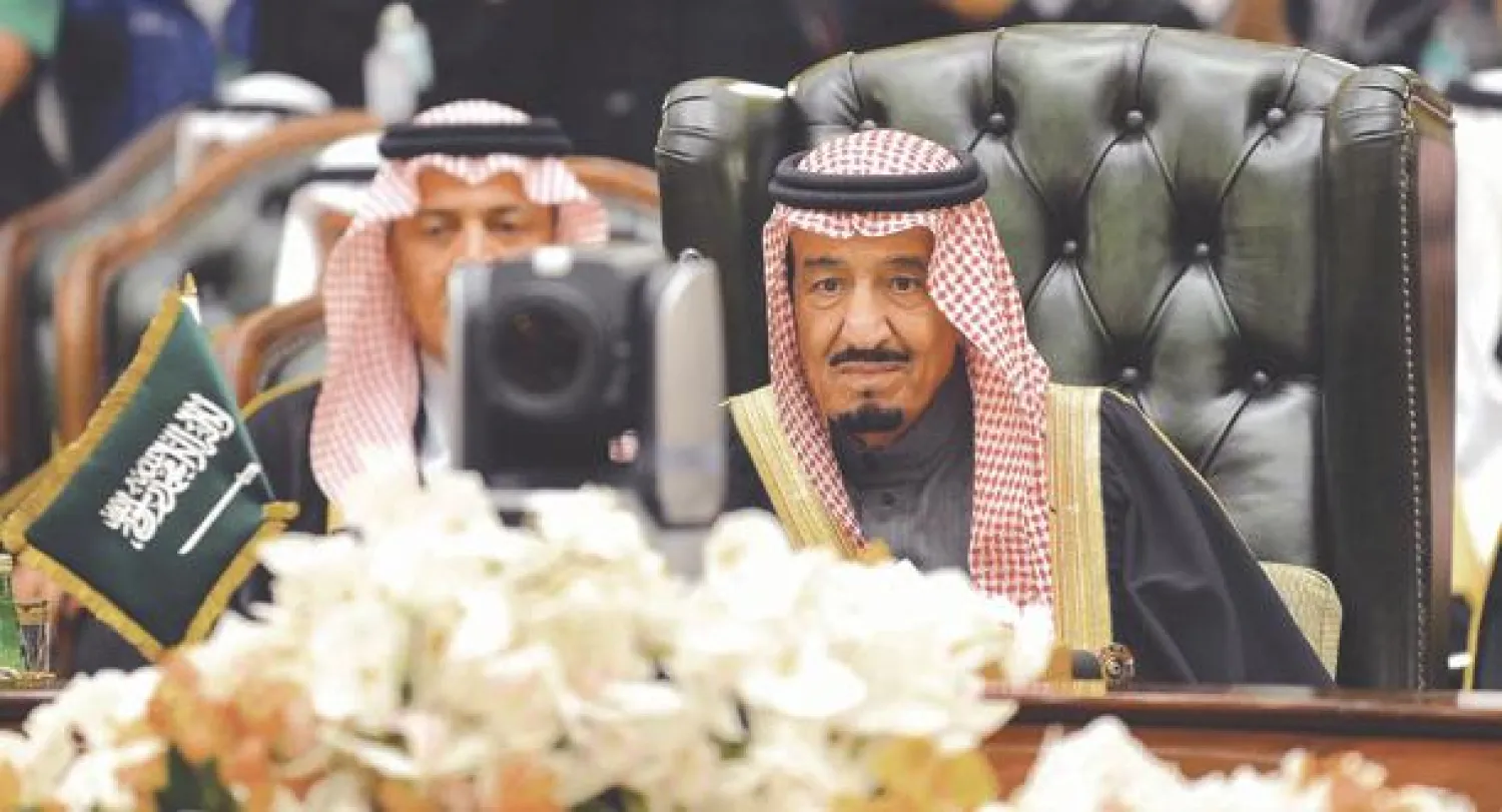 الأمير سلمان بن عبد العزيز مترئساً وفد بلاده في قمة الكويت