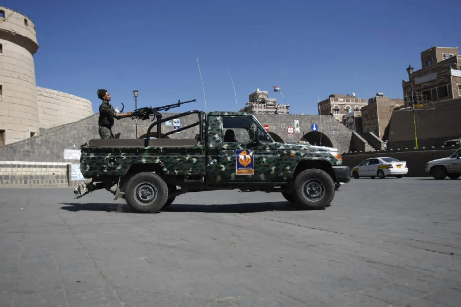 ملحوظة من التصحيح: أرجو مراجعة (سفارات) بالجمع في العنوان..